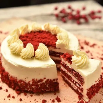 Eggless Red Velvet Cream Cake