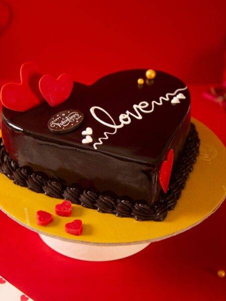 Valentine Heart Shape Dutch Chocolate Fantasy Cake