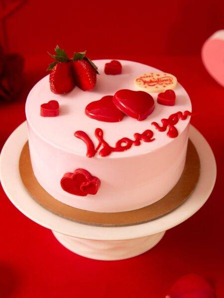 Valentine Strawberry Cake